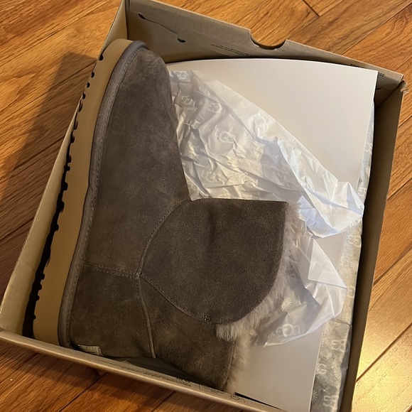 NEW UGG Boots Mini Bow Twist Gray Size 10 - Picture 8 of 10